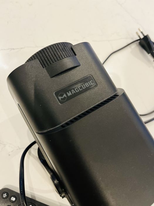 projekor LED Magcubic HY320 mini