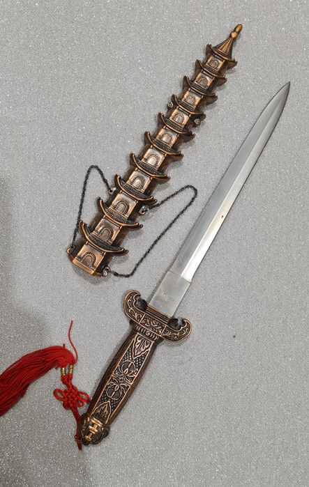 Меч  сувенирный.