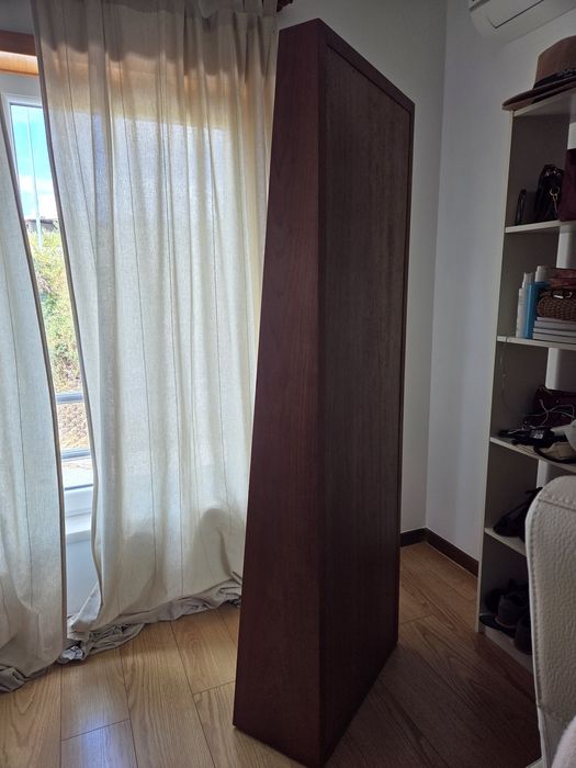 Espelho de chão/pé com estrutura em madeira maciça