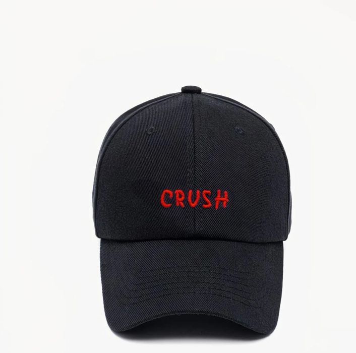 Кепка и оригинальный бумажный пакет Ruslan Baginskiy в наличии