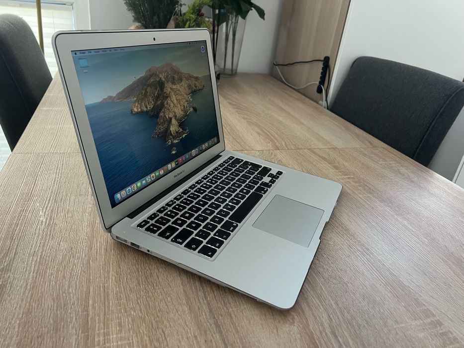 MacBook Air 13” 2015 | i5 | 8GB RAM | 128GB SSD | Sprawny