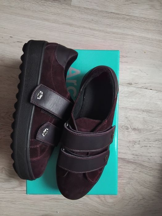 Продам взуття шкіра