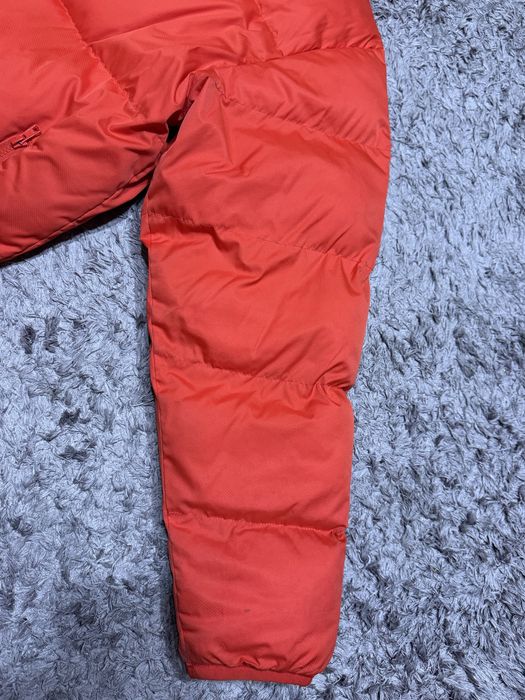 Продаю  пухову куртку від  Nike