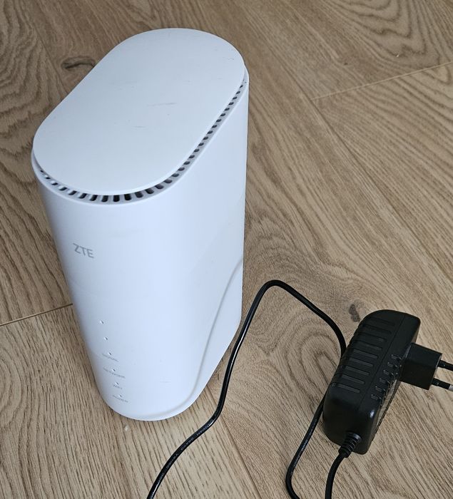 ZTE MC801A 5G – Działa z kartami SIM w taryfach komórkowych (35–50 zł miesięcznie).