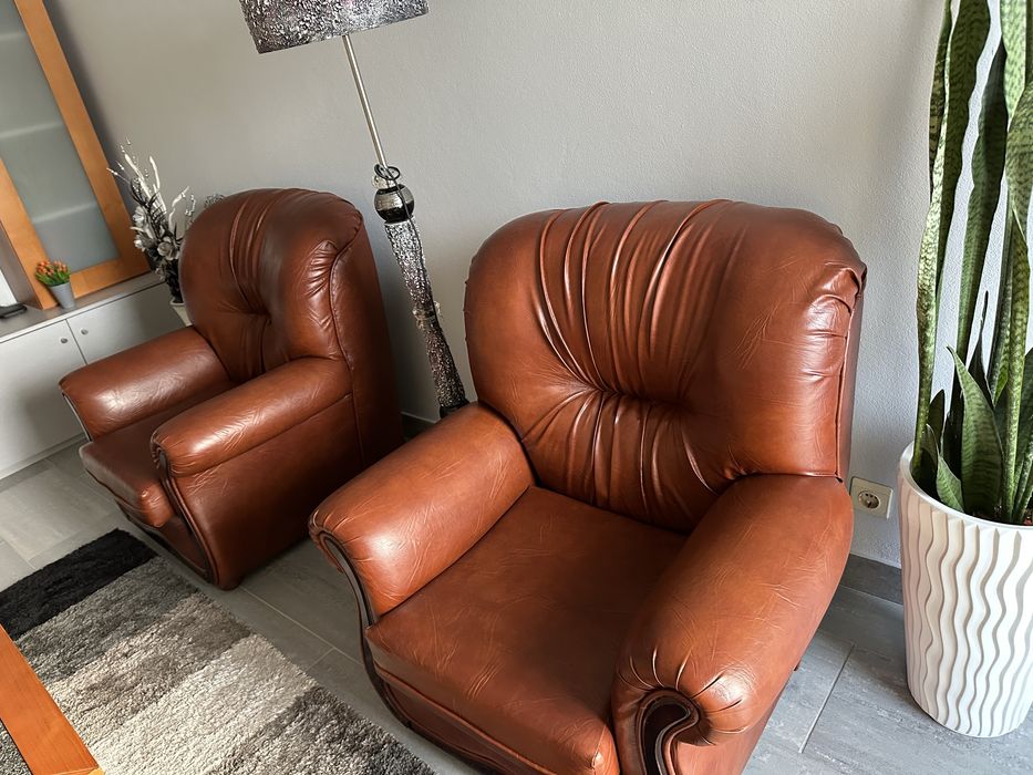 Terno de sofas em pele