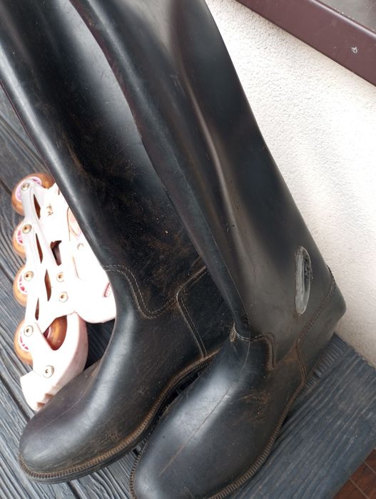 Kalosze damskie / dziewczęce, 4 pary, rozmiary 34, 35, 36 i 38.