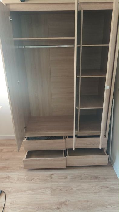 Szafa dwudrzwiowa z lustrem