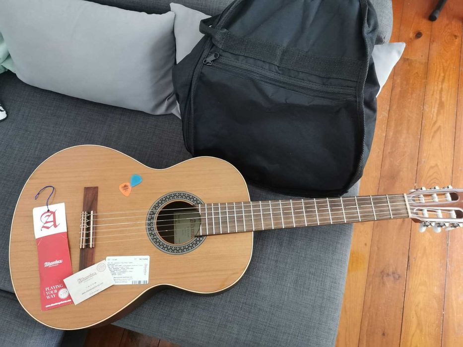 Guitarra Clássica Alhambra 1 C HT Original + Capa Macia + Suporte Madeira