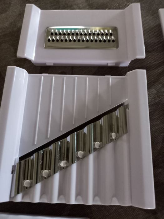 Mandolina de cozinha multifunções nova