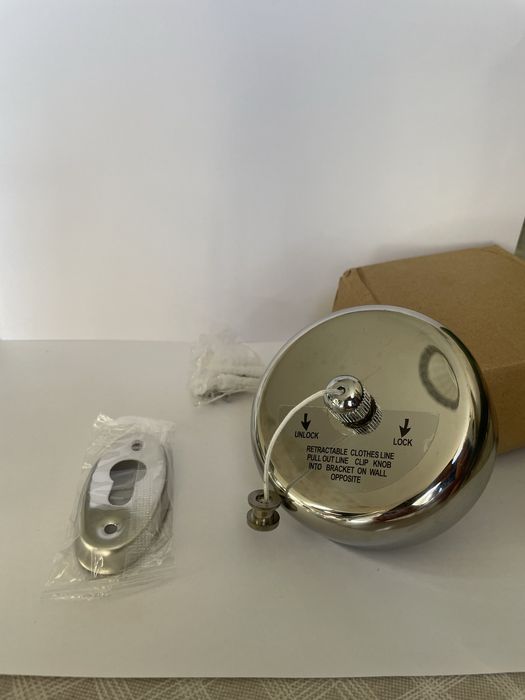 Бельевая веревка . Шнур с креплением на стену, 2,8 м