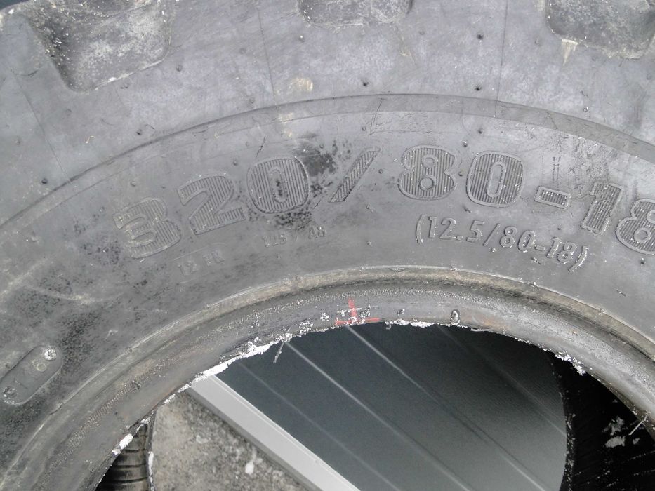 Opony Przód Opona 12.5/80-18 Koła JCB 3CX i inne maszyny Oryginał