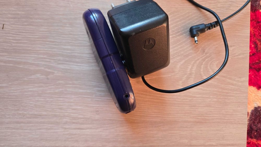 Телефон Motorola C200