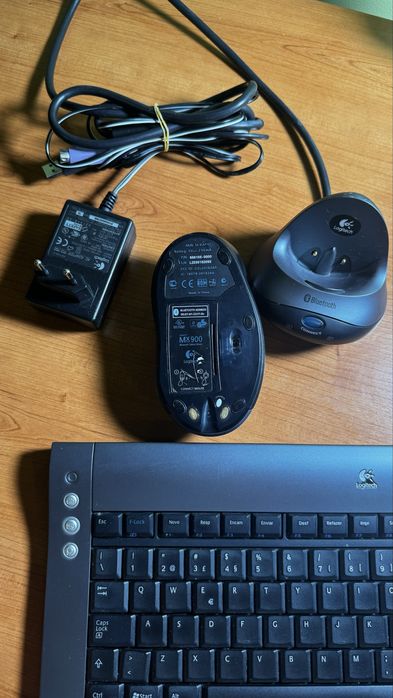 Conjunto Logitech Dinovo