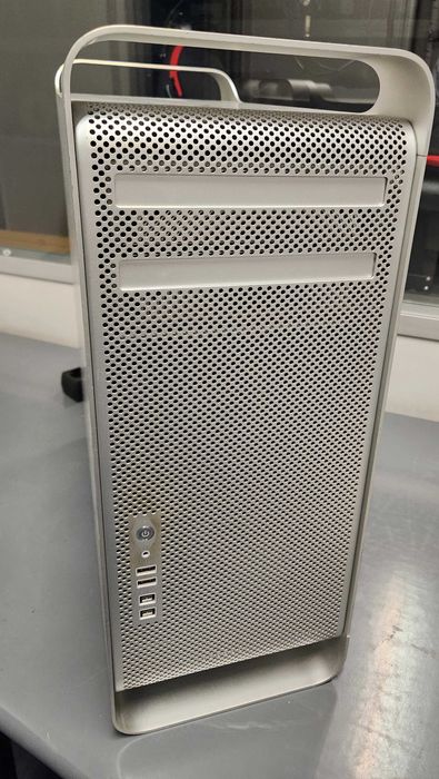 Apple MacPro 8 Core Xeon e Black Magic Multibridge Pro 2