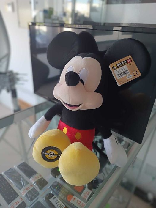 Peluche Disney Mickey Mouse Edição 90 anos 45cm