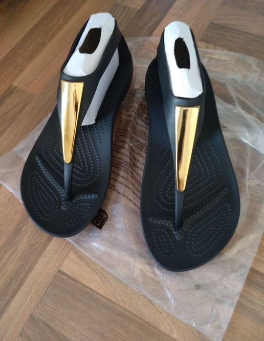 Crocs Serena Flip W7  37-38