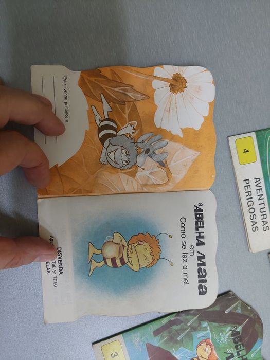 Livrinhos antigos abelha maia Disvenda