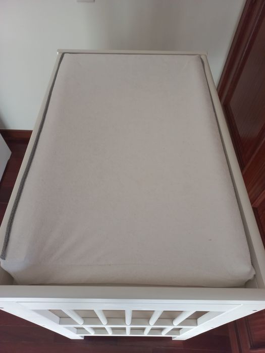 Trocador 82x53x95 cm como novo + colchão