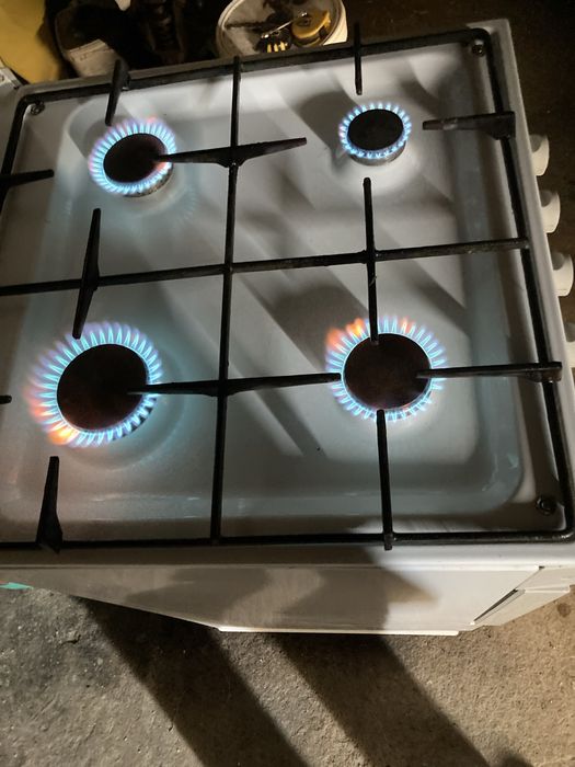 Fogão a gaz com forno  em bom estado