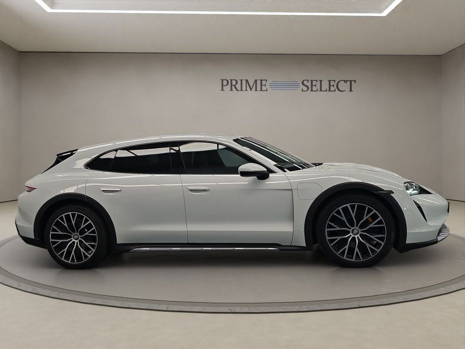 Porsche Taycan Cross Turismo