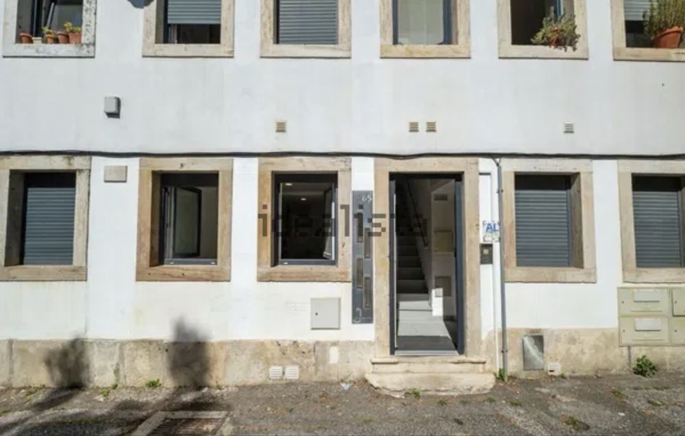 Alugo apartamento em Arroios para casal jovem tudo incliudo