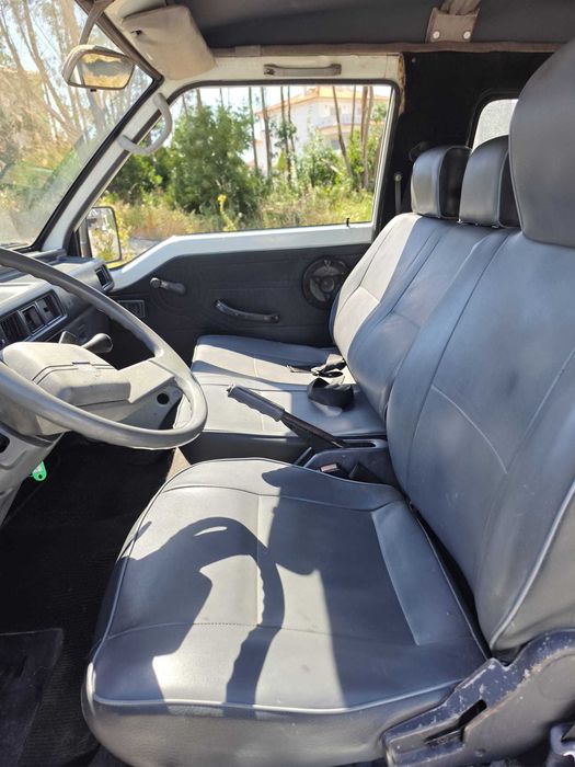 Mitsubishi L300 2.5D  9 Lugares