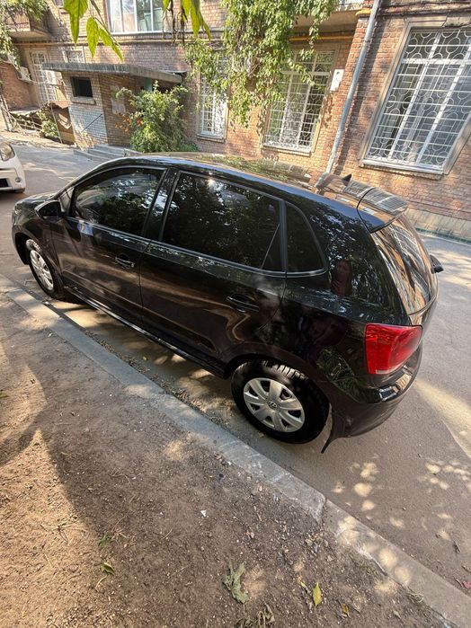 Продам машину Volkswagen Polo