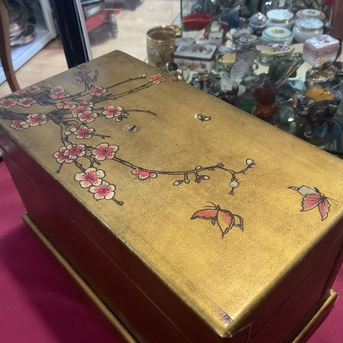 Cofre joias oriental decor flores cor ouro velho 24x13x14cm