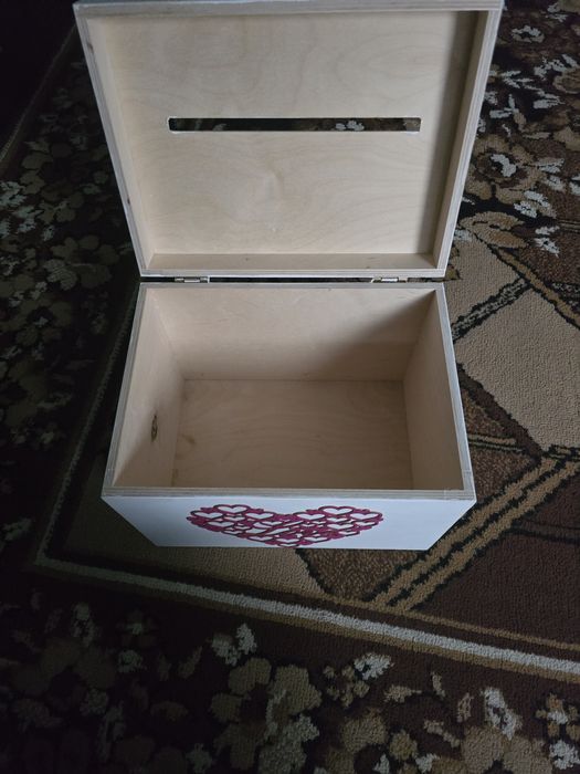 Skrzynka na koperty i obrączki plus inne