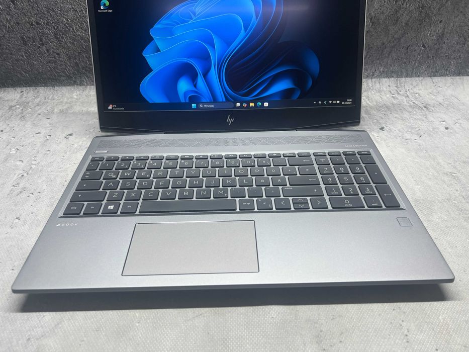 HP ZBook 15V / i7 8850H 4.3GHz / 32GB DDR4 / 512SSD / 15.6 FHD / W11