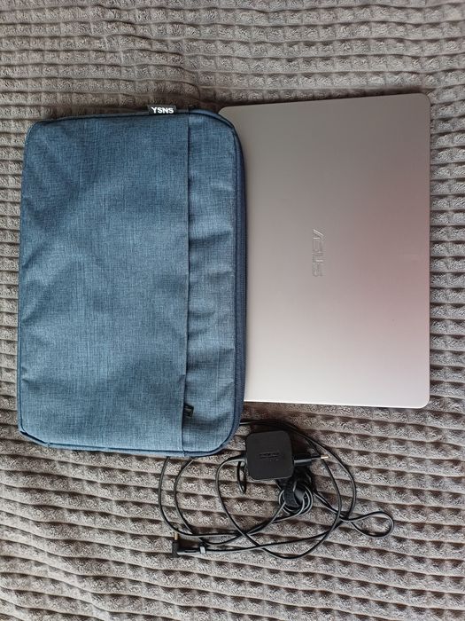 Notebook dotykowy Asus TP401M + akcesoria