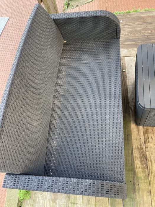 Conjunto jardim (banco grande + 2 pequenos + 1 caixa com mini colchões