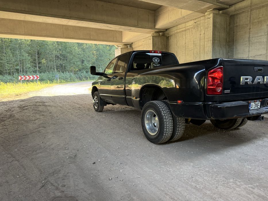 Dodge RAM 3500 4x4 Heavy Duty 5.7 V8 – bliźniak, benzyna + LPG