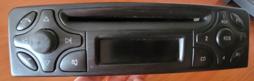 Auto rádio Mercedes
