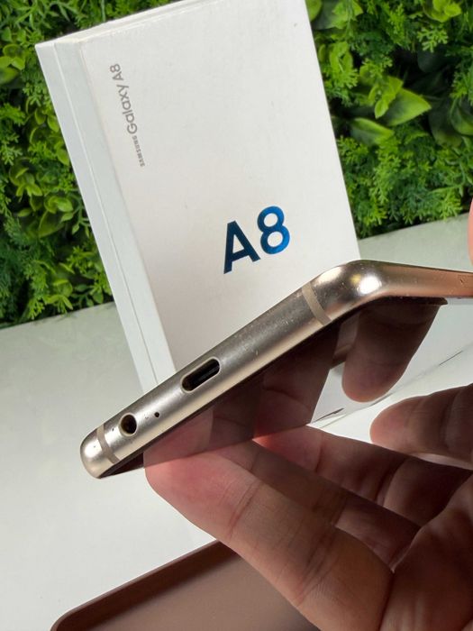 Samsung Galaxy A8 Dourado, Desbloqueado, Dual SIM, USB C - Como Novo