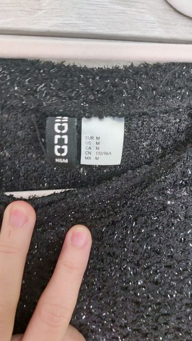 Sweter czarny, zdobiony srebrną nitką - H&M