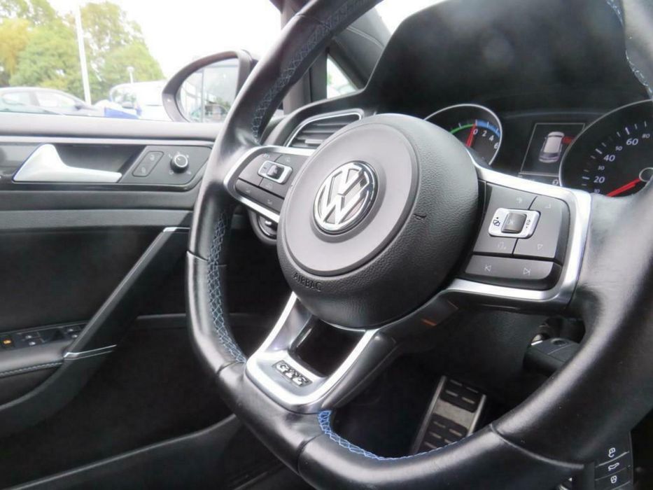 VW Golf 1.4 GTE Hybrid plug-in 204cv