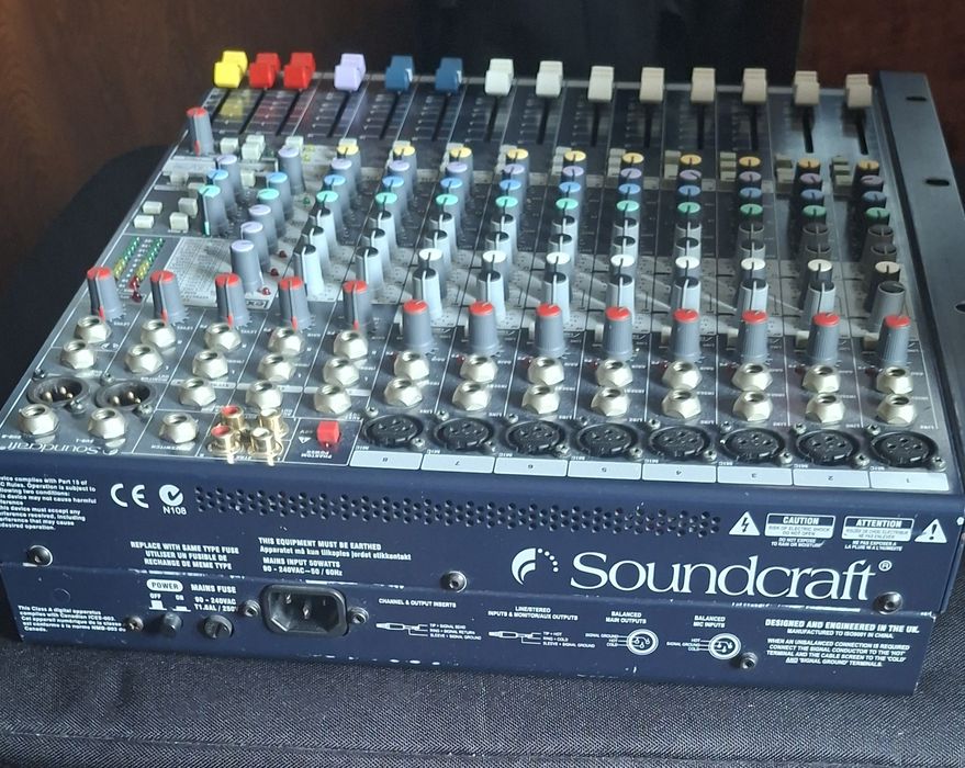 SOUNDCRAFT  MFX 8/2 Микшерный пульт! С Эфектами! Германия!