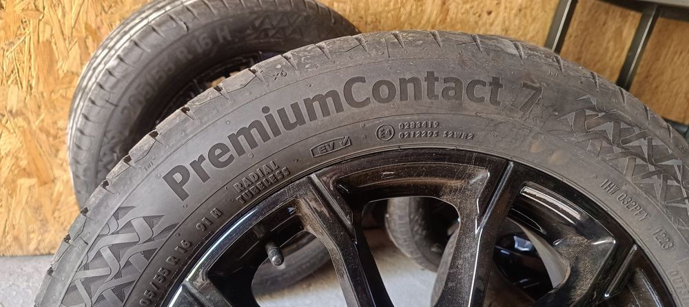 Терміново!Продам літ. резина+диски  Continental Premium  Contact 7 205/55/R16
