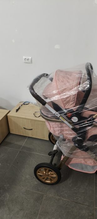 Меблі для магазину та дому.