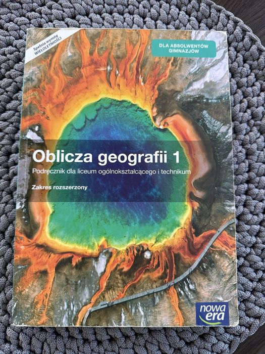Podrecznik szkolny Oblicza geografii 1