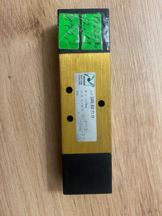Zawór pneumatyczny Pneumax 5/2 gw. 1/8"