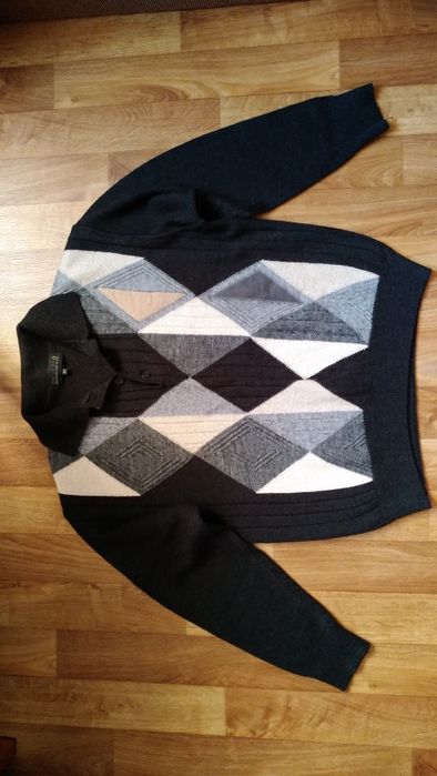 Теплый  свитер мужской полушерстяной, Италия