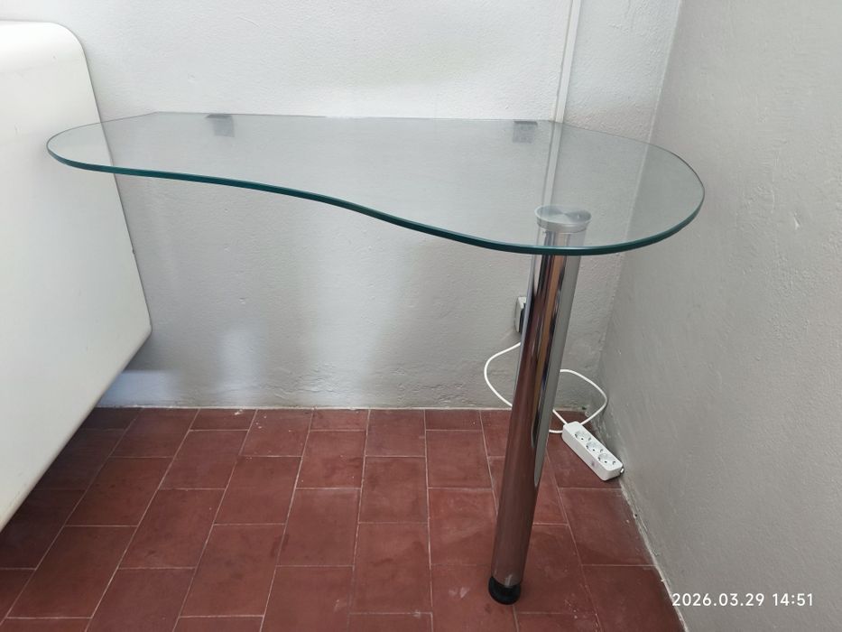 Mesa em vidro temperado