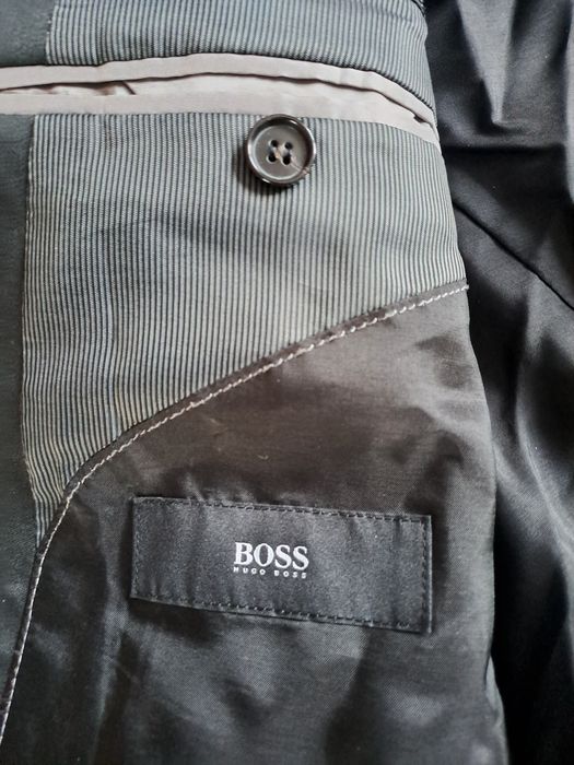 Czarna marynarka Hugo Boss r. 52