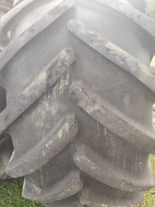 Opona 800/65R32 Michelin