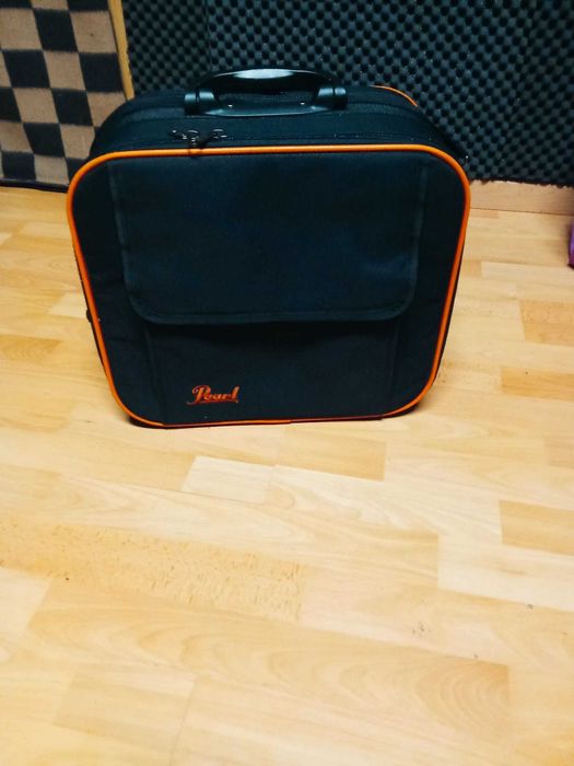 Vendo pedal duplo, inclui acessórios. mala pearl e prato china 16 pst8