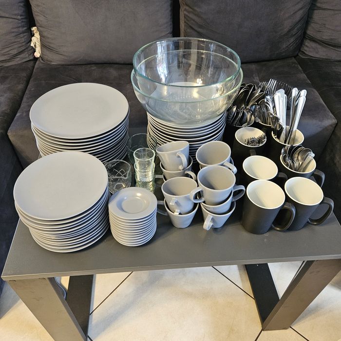 Komplet talerzy ikea 12szt miski sztućce kubki naczynia kuchenne kompl