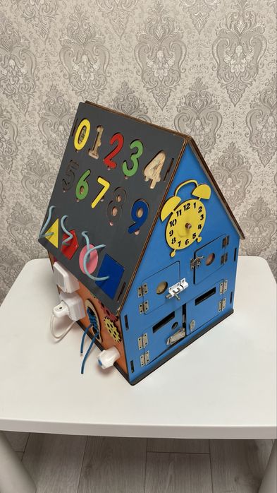 Бізікуб будиночок