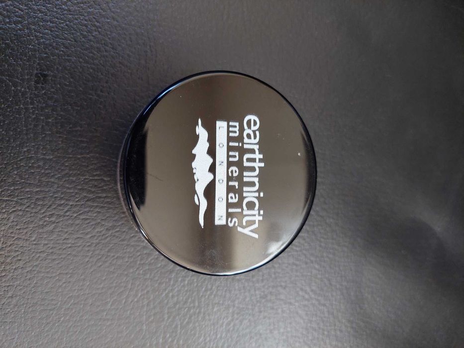 Podkład Earthnicity Porcelain